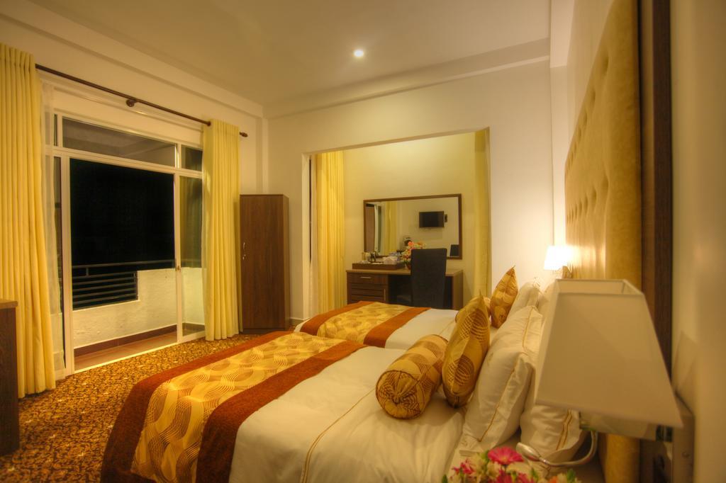 The Queensburry City Hotel Nuwara Eliya Eksteriør bilde